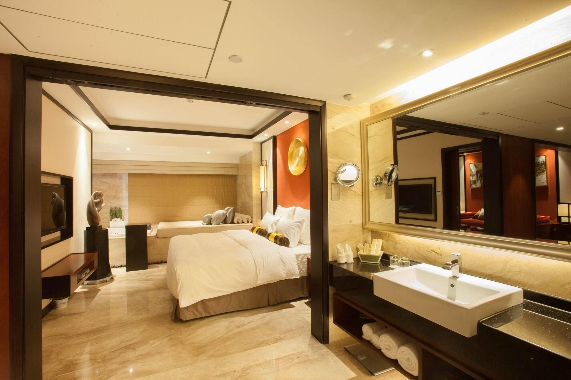 Nanning Landmark Hotel Exterior photo