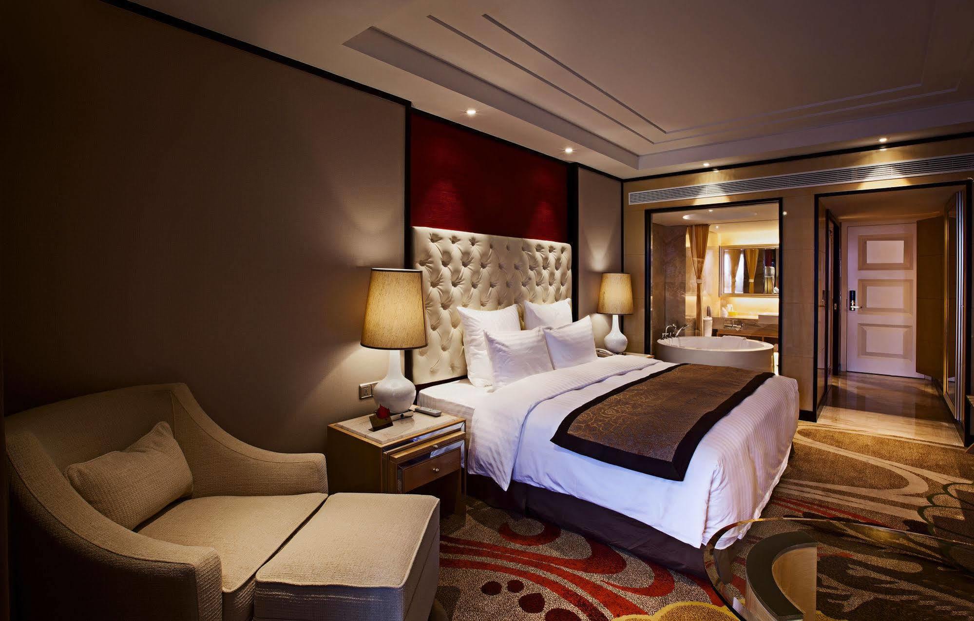 Nanning Landmark Hotel Exterior photo